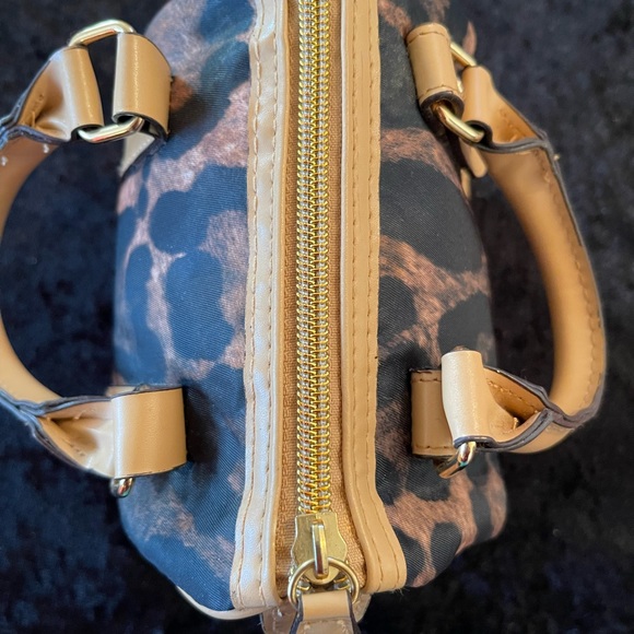 Victoria’s Secret Logo Angel Cute Leopard bag mini handbag - Picture 5 of 9